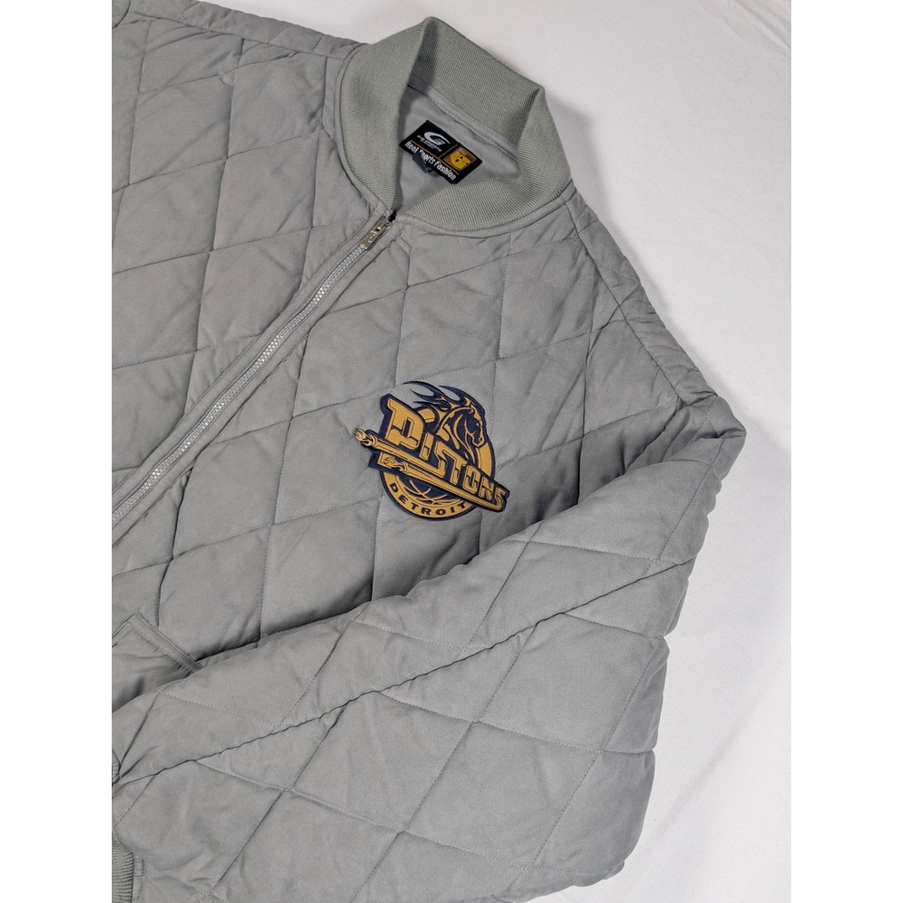 G-III Sports by Carl Banks Vintage Detroit Pistons Quilted Bomber XXL
